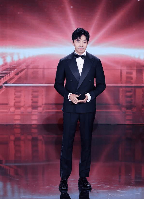 33岁俞灏明"整容"回归,近照似18岁少年,还是当初端木磊的样子_时尚