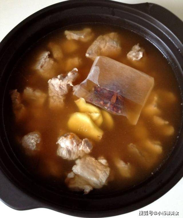 排骨汤怎么炖又烂又嫩 952d5a19b01849d882e3ef6cd4697f3a.jpeg