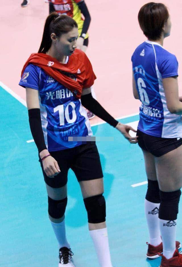 原创女排身材一级棒的曾春蕾分享裸感裤体验1米86的她也愁嫁了