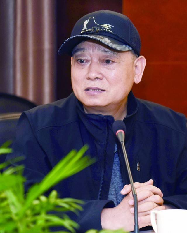 有今日自信的自贡鲁迅文学奖评委,中国散文学会副会长,著名作家王剑冰