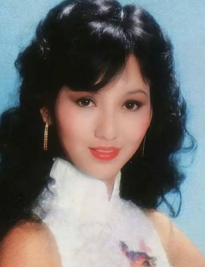 《楚留香》姿态百变的苏蓉蓉,还是《京华烟云》中坚强豁达姚木兰,亦是