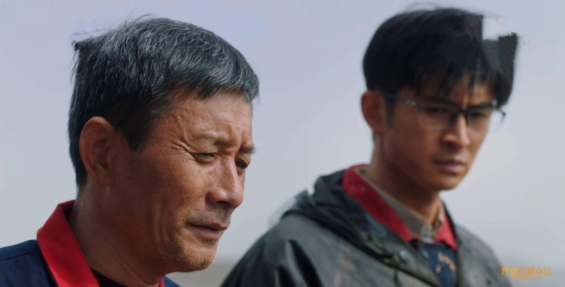 郭晓松突破了我对他的印象,他可以更多面,我原来以为这种会突兀的鸡皮