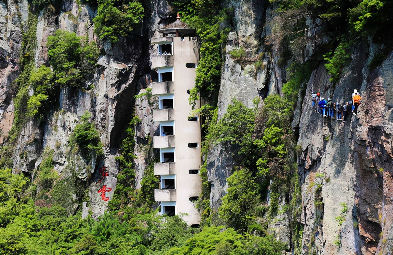 宁波徐凫岩藏在雪窦山中的绝壁幽谷