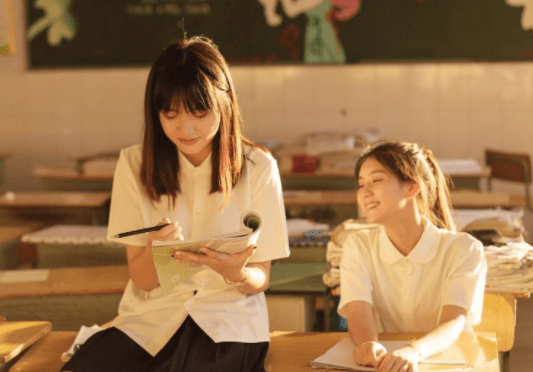 原创校花是一种什么体验周围人都说你是美女好事先落到你头上