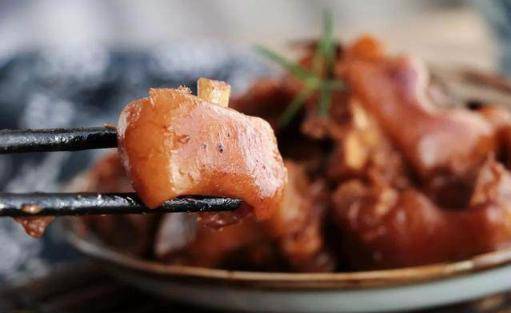 猪脚炖什么菜最好吃 7a6199add24e4e659e4f82c044137833.jpeg