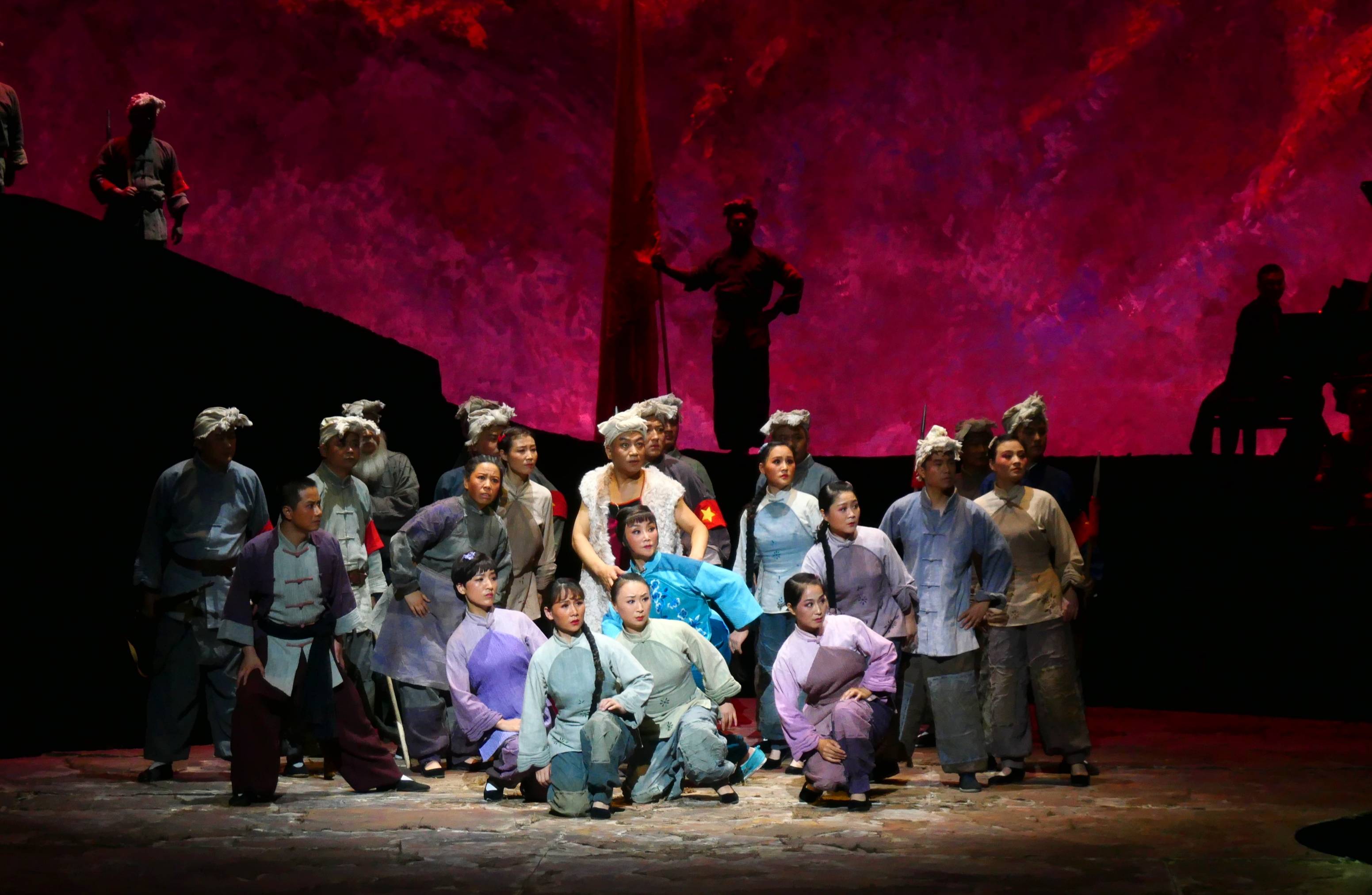 现代对接传统 秦腔《王贵与李香香》西安"诗化"上演_革命