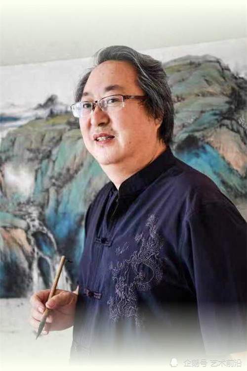 河北省陶瓷大师,河北省注册工艺师,唐山市诗词书画协会秘书长,唐山