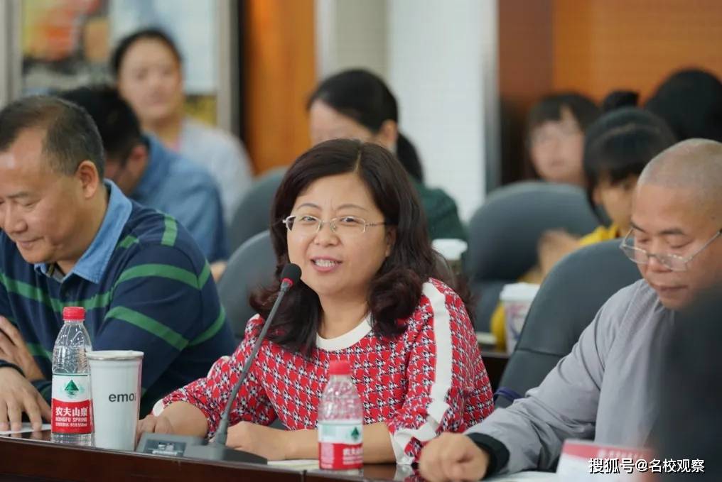 李海燕老师从学科教学与德育融合的角度,阐述了自己对写作教学与学生