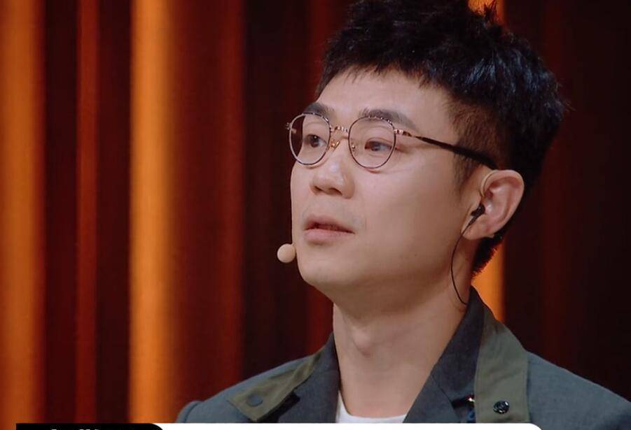 原创被喜剧搞黑的大鹏做回主持人双商高控场强却栽在鲜肉粉丝手里