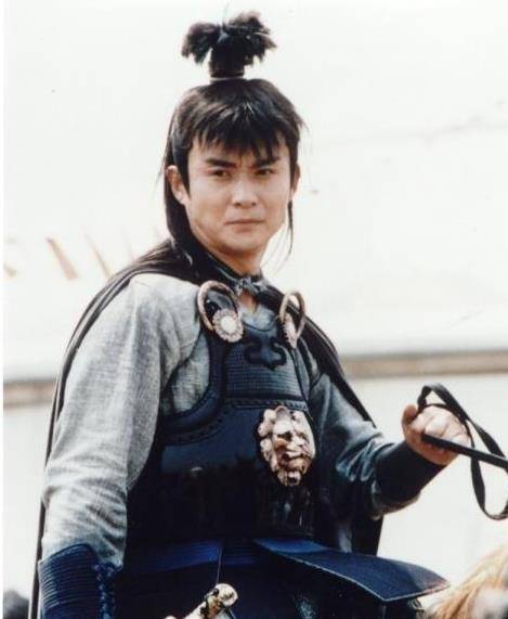 原创80后是回忆爱上养大自己的姐姐年少的吴京饰演的孟星魂太惊艳