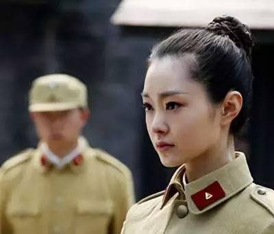 伪装者婚纱照_伪装者胡歌宋轶婚纱照(2)