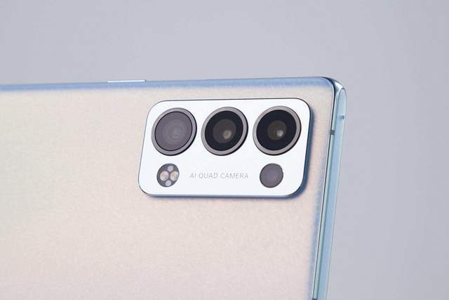 首先,我们来看看oppo reno6 pro 在影像等方面的配置,它搭后置摄像头