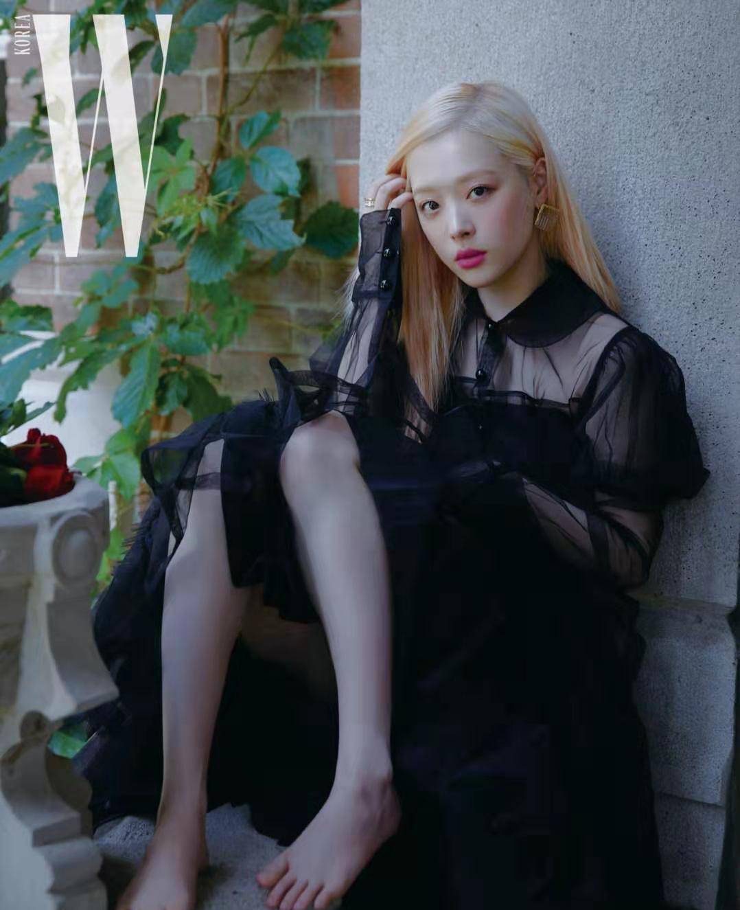 崔雪莉又开始作妖了?金发搭配黑裙挑战暗黑系风格,身材成最大亮点