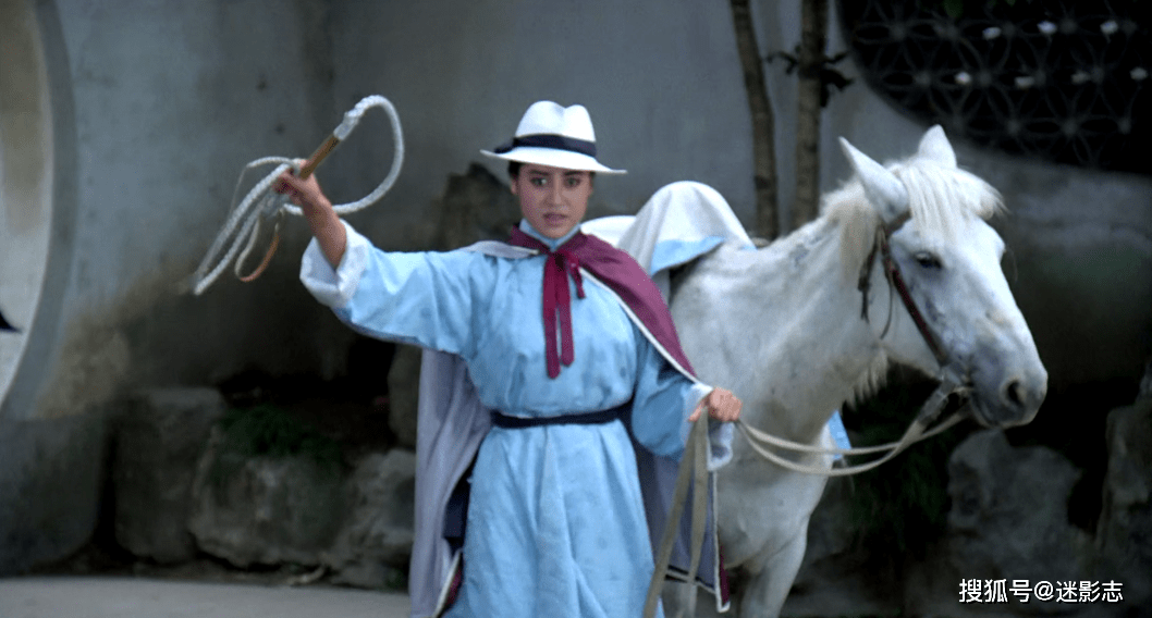 33年前的功夫片,马永贞被杀,妹妹千里复仇,女主被评最美蝎子精!