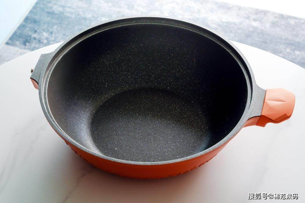 帝伯朗菲尼雅多用不粘锅评测轻松做出色香味俱全的好菜