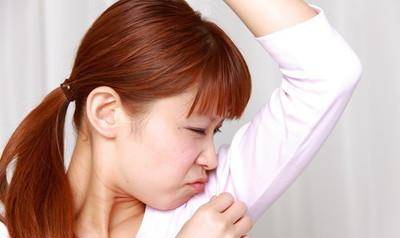 为何有些女人身上有体香 有些却是体臭 或与这5个因素有关 女性