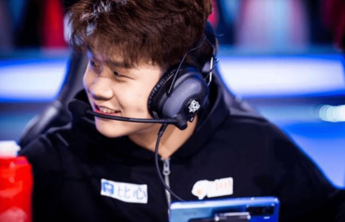 小义为了表达自己的诚意更是在捐款后的照片公布了出