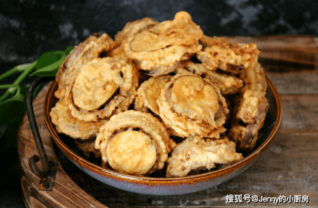 炸茄盒，怎么做才酥脆不回软？调面糊是关键，分享正确做法，好吃_茄子