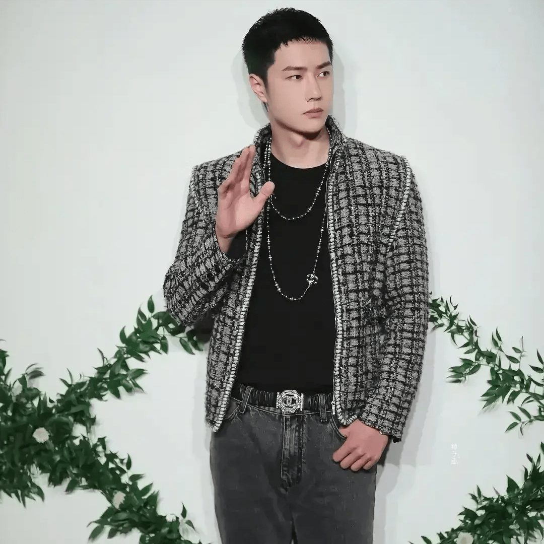 男人怎么穿衣服有气场 08f15df43853450b94f34e3472fda303.png