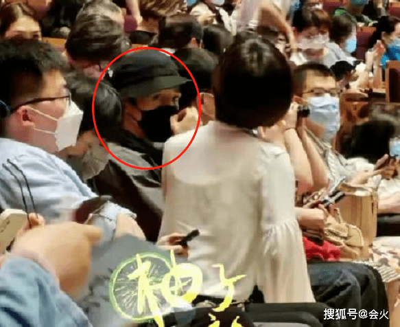 胡歌看前女友演出被偷拍!分手12年后被疑复合