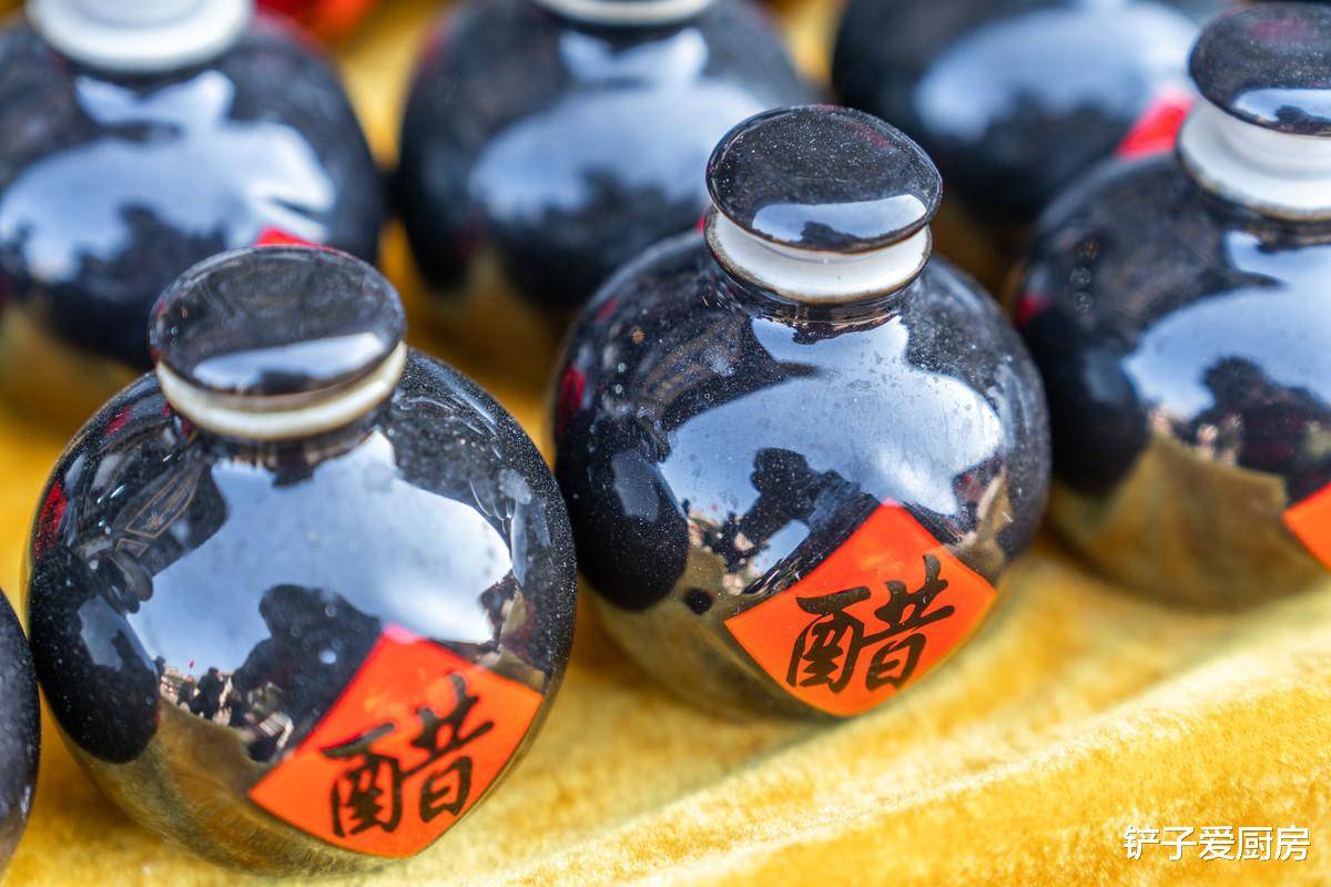 什么人不适合吃白醋 d9ffa44b8b7246dbae2463ca604bf4cf.jpeg