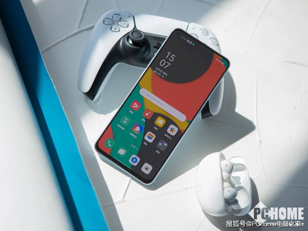 系列|OPPO Reno6夏日晴海图赏：极致轻量化的晶钻美学