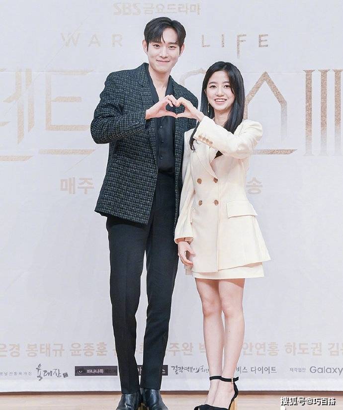 万众期待的顶楼3终于开播了,发布会现场男帅女美,画面超养眼