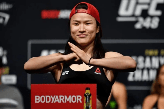 原创中国首位ufc世界女冠军张伟丽3年职业生涯一共赚到了多少钱