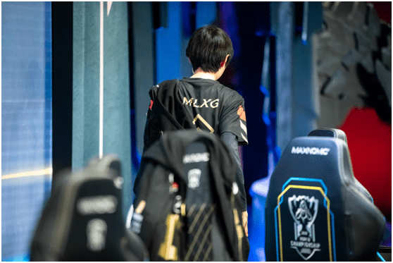 吐槽|《键盘侠大会》第二期够劲爆！AJ打哭过卡萨，香锅被送去戒网所