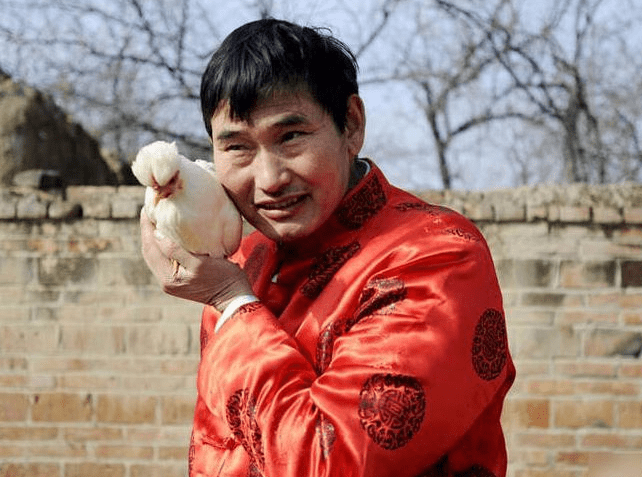 大衣哥儿媳陈萌和陈亚男对比 021c495fd7f34fe1a9db655d8b9ee886.png
