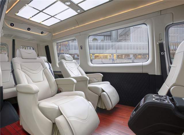 21款依维柯欧胜七座商务车定制版金冠欧胜之星豪华大七座