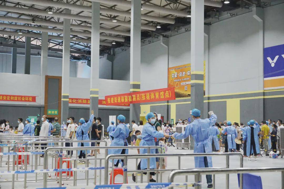 现场直击,感受张槎速度与温度!张槎街道12小时搭建全新核酸检测点
