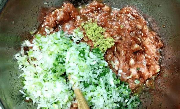 饺子馅怎么调汁水多 03f3b8f51bc44b6080cb747e43f5dd2a.jpeg