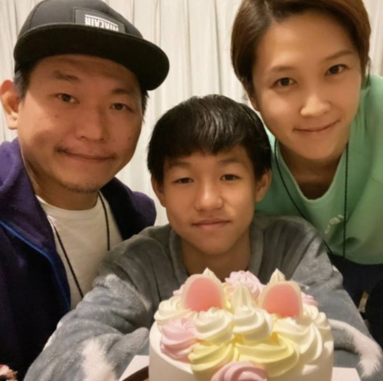 蒋祖曼曾经很自信地和继子说,"即使将来我老了,就算你妹妹出去玩