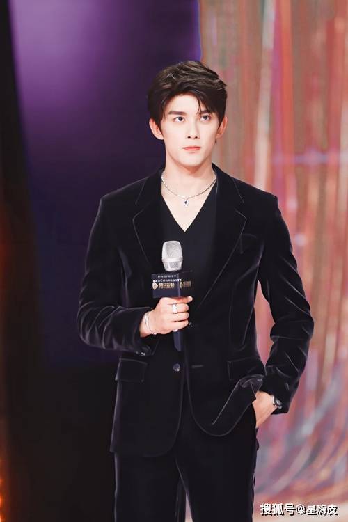 简谱侯明昊_侯明昊手机壁纸(2)