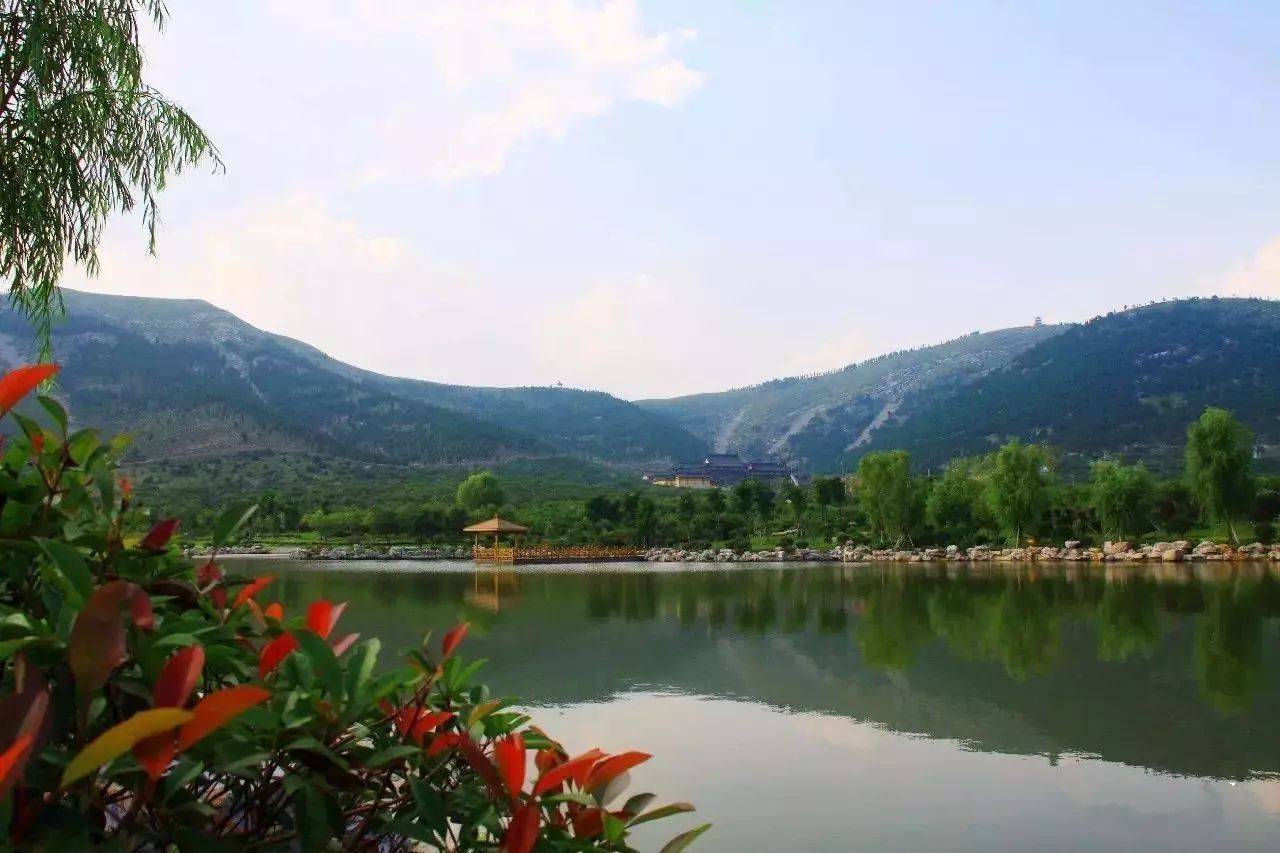 江蘇一座山,是泰山山脈的餘脈,周圍有大小70餘座山頭