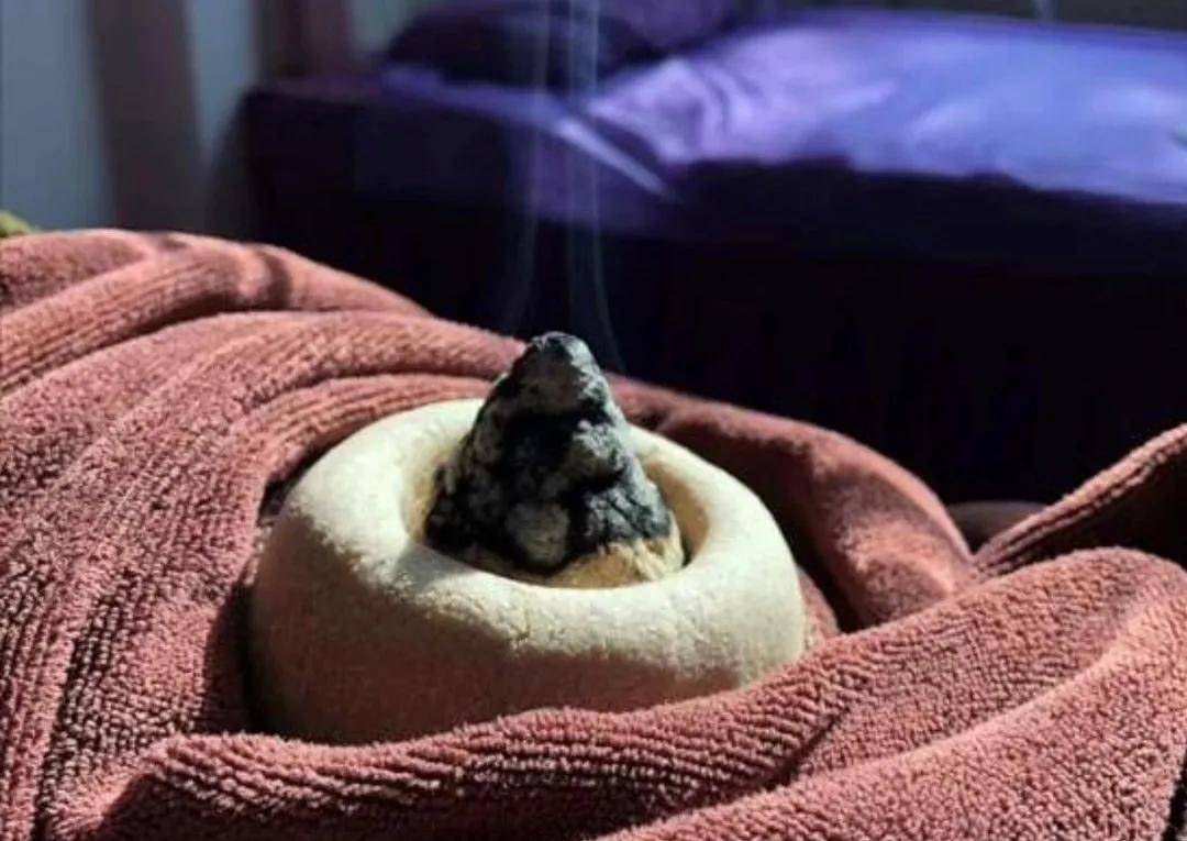 促进身体的出汗排毒扶阳重灸不仅拥有传统艾灸的优点,还具有以下功效