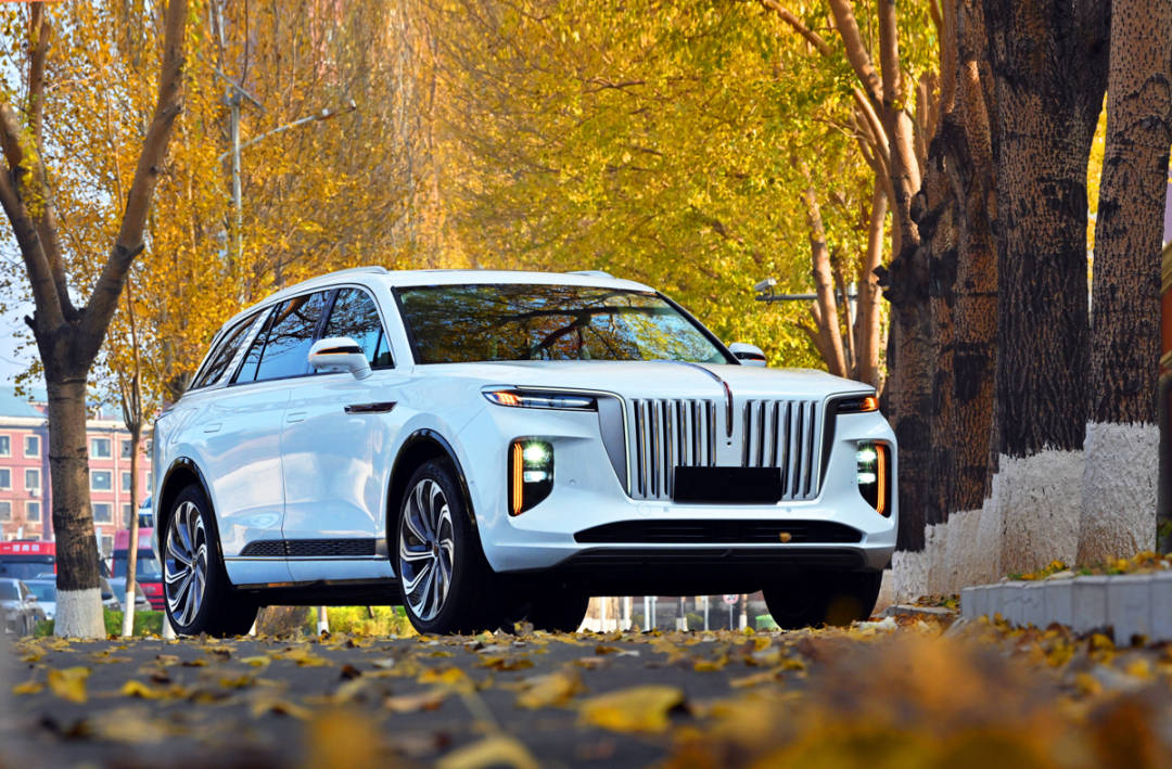 品车优秀外观配超大空间红旗ehs9让用户畅享智慧生活