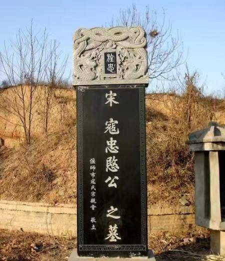 随后她又废黜权臣丁谓,逼迫大将曹利用自杀,此时的刘太后权倾朝野