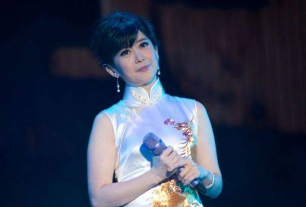 曾登上春晚舞台,当红时嫁高中同学,50岁离婚为了养儿子再复出_孟庭苇