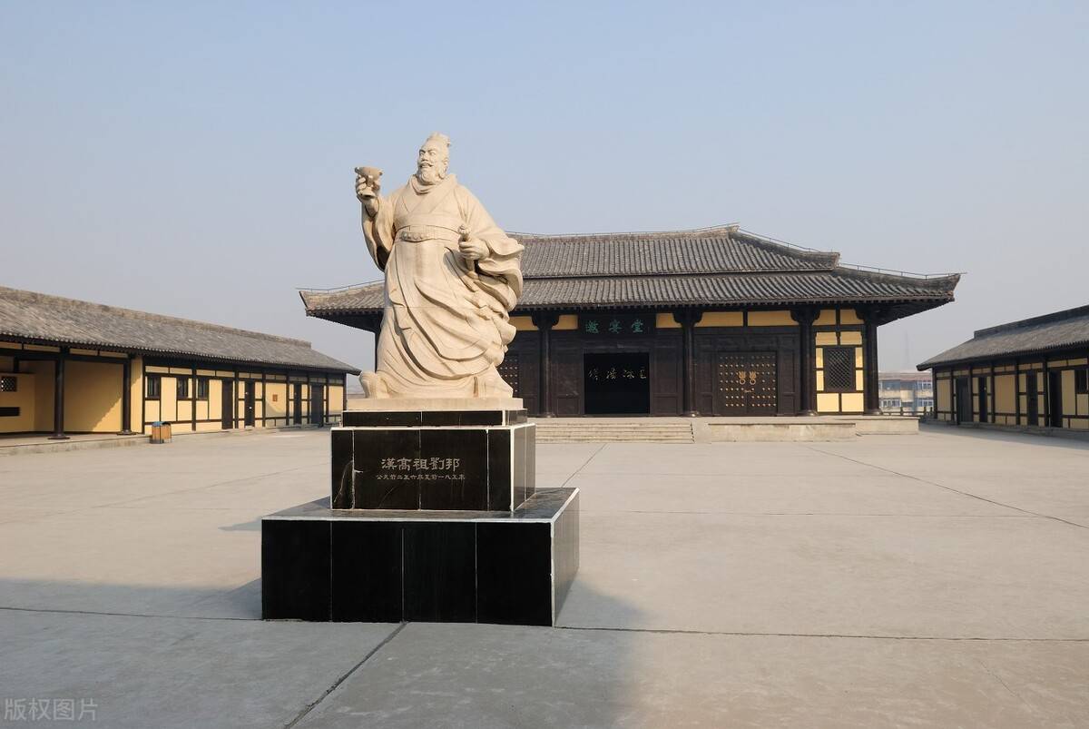 沛縣地傑物靈,人文薈萃,除了古蹟眾多之外,還有千島溼地,沛公園,漢城