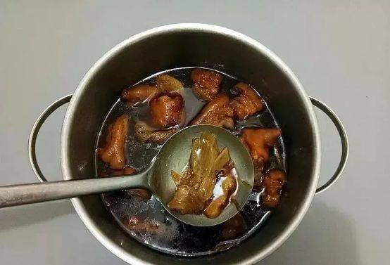 猪脚炖什么汤好吃呢 a348f5dbfb5e4dc5858d8e7af15c4d2a.jpeg