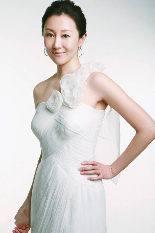 原创孙楠夸赞女儿引热议,买宝瑶已上大学,曾读学宫,想考中戏北电