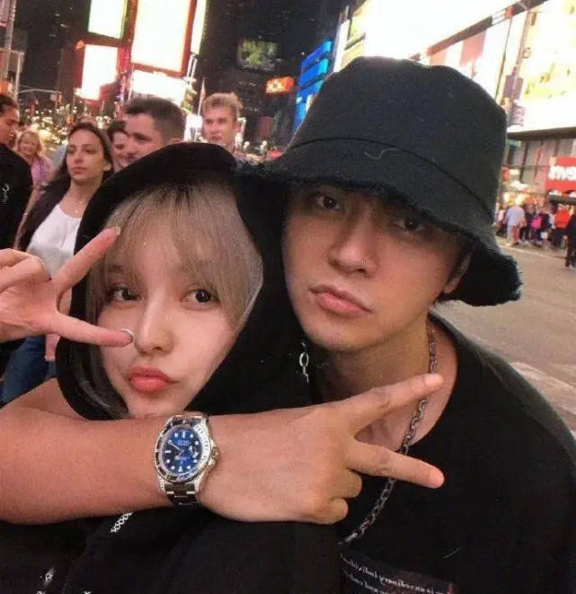 周扬青新男友身份曝光 背景强大比女方小6岁 著名企业执行总裁 罗红