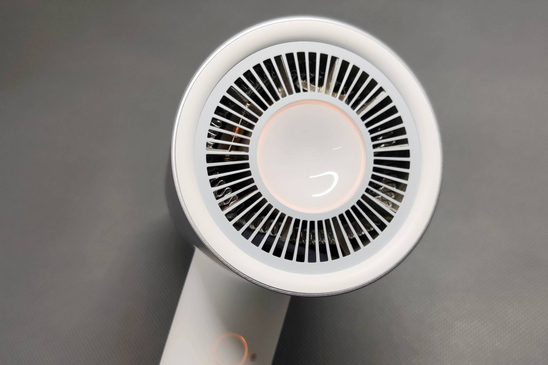 米家水离子吹风机h500相比第一代除了外观还有哪些改变