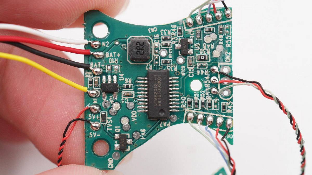 拆解报告:红魔真无线蓝牙游戏耳机_充电