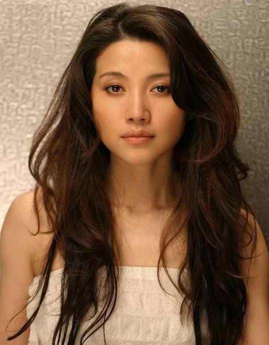 原创岁月如金中的颜丙燕如今48岁仍是单身她为何至今未嫁