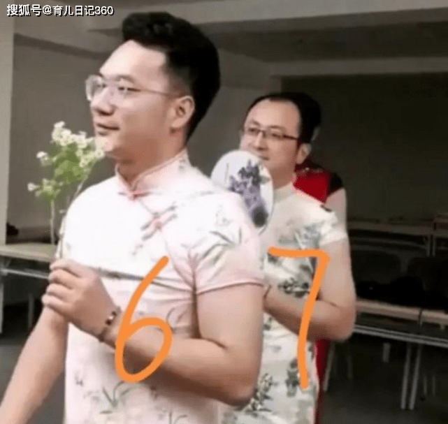 高考妈妈让我看她内衣_袭击妈妈锁孔看她图片