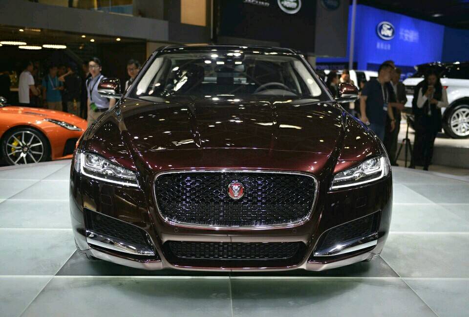 这款豪华级中大型车比a6l更有面动感的外观绝对让你一见钟情