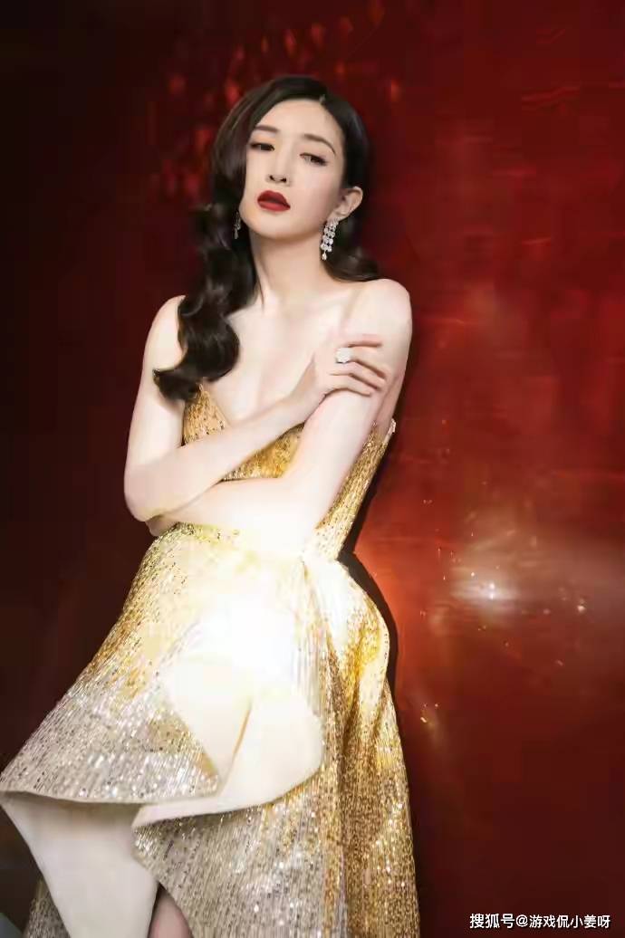 江疏影深v礼服秀曼妙身材性感惹火